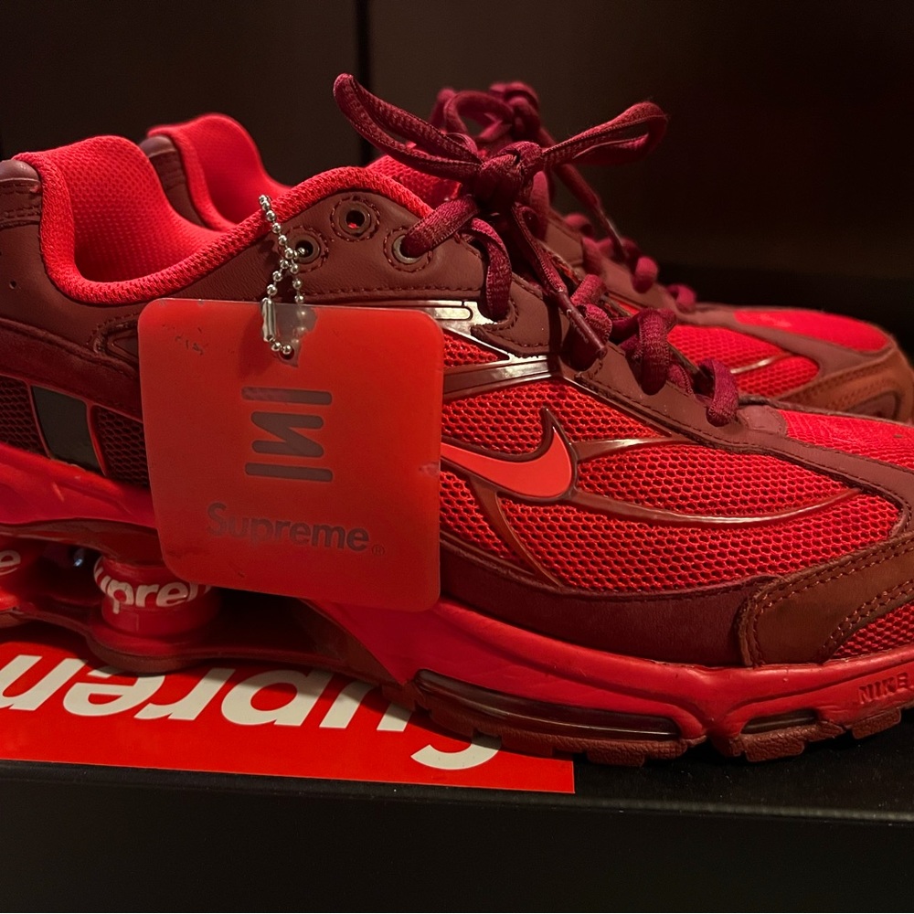 Nike supreme tennis shoes